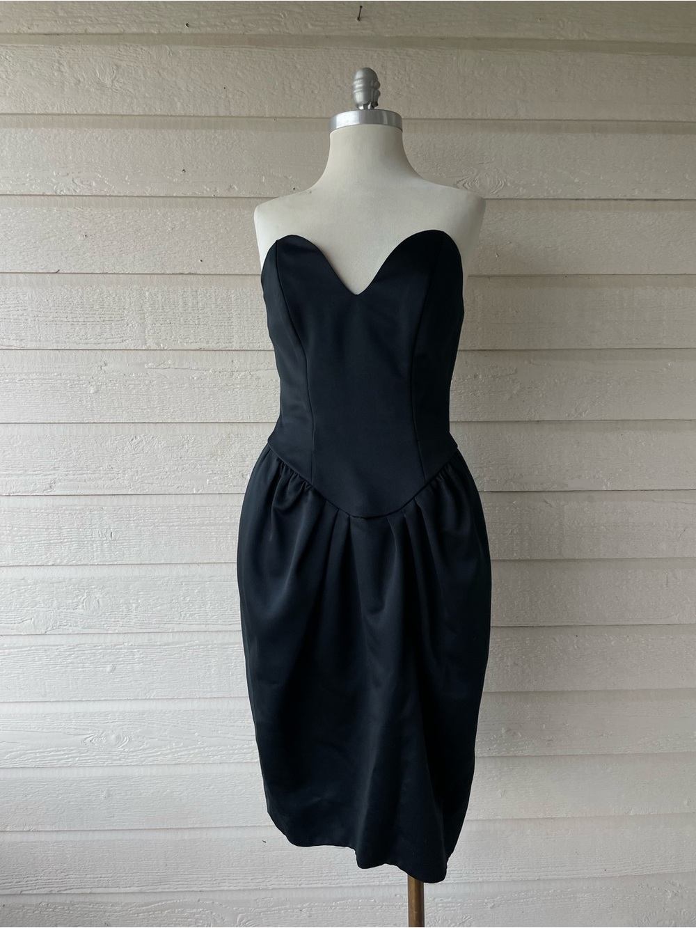 Vintage Victor Costa Size 4 Black Strapless Sweetheart Satin Pleated Dress Zip